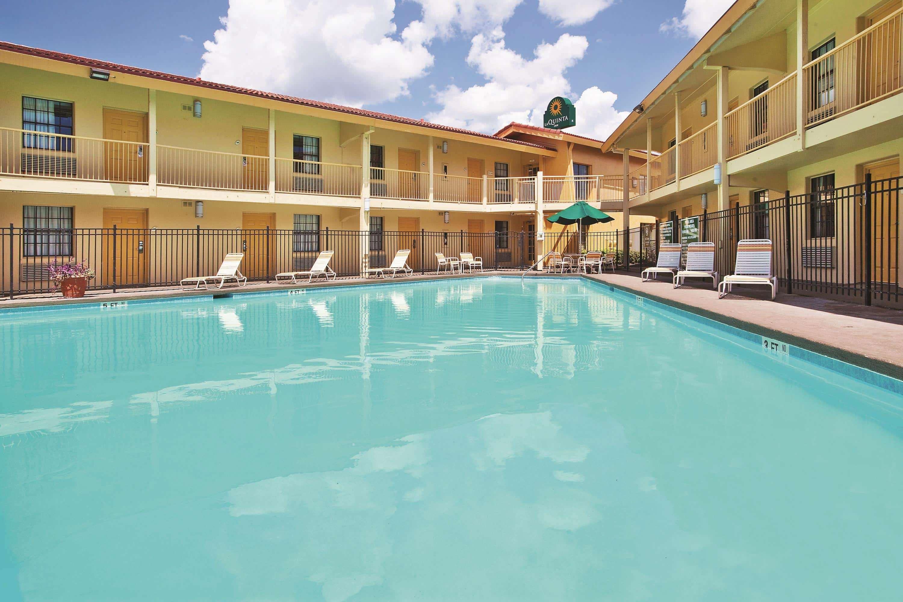 โฮเวิร์ด จอห์นสัน บาย วินด์แฮม โคลัมบัส ฟอร์ต เบนนิง Hotel ภายนอก รูปภาพ