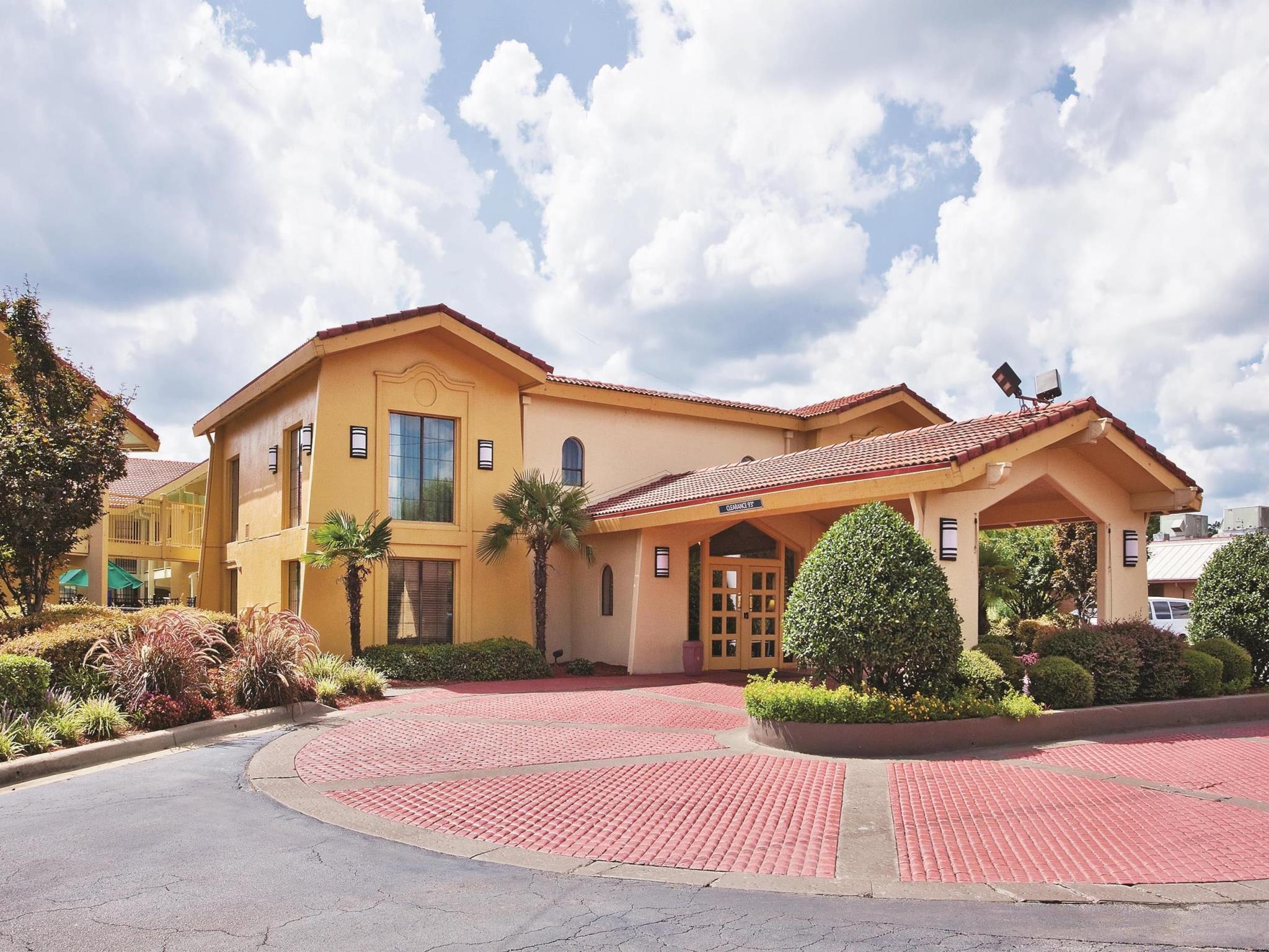 โฮเวิร์ด จอห์นสัน บาย วินด์แฮม โคลัมบัส ฟอร์ต เบนนิง Hotel ภายนอก รูปภาพ