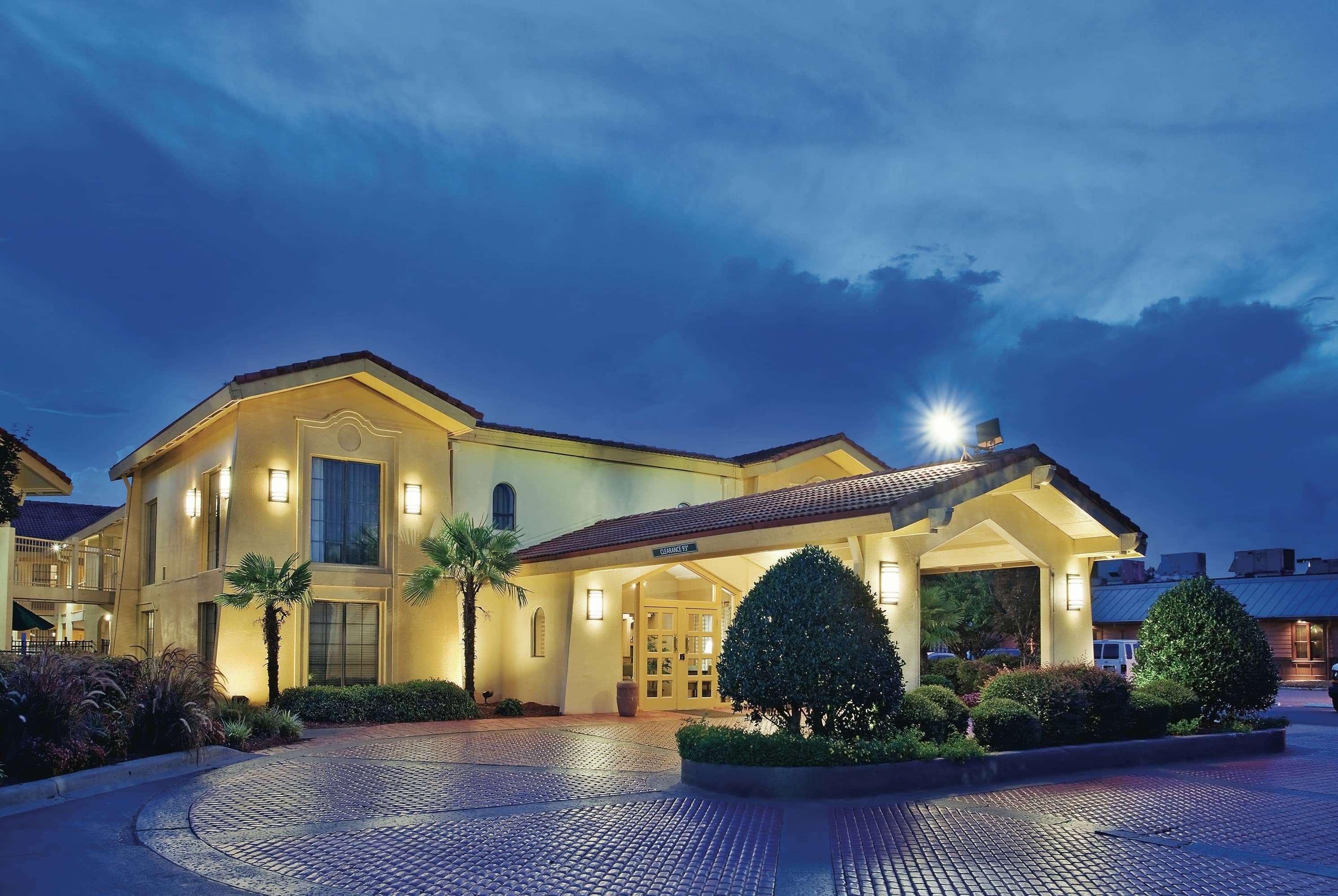 โฮเวิร์ด จอห์นสัน บาย วินด์แฮม โคลัมบัส ฟอร์ต เบนนิง Hotel ภายนอก รูปภาพ