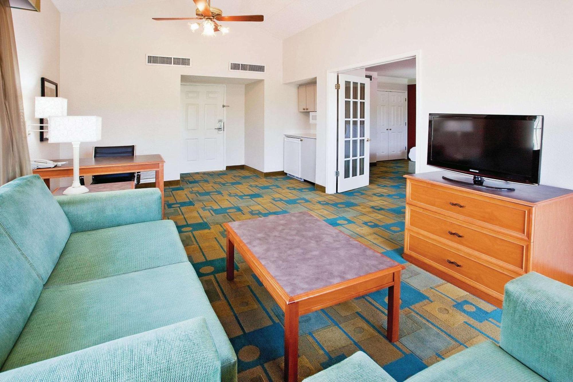 โฮเวิร์ด จอห์นสัน บาย วินด์แฮม โคลัมบัส ฟอร์ต เบนนิง Hotel ภายนอก รูปภาพ
